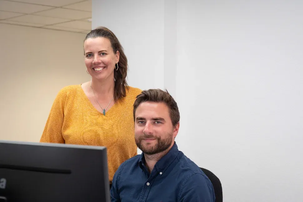 Stephanie en Niels Deprez, de zaakvoerders van Leadservice in Kortrijk